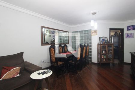 Sala de casa à venda com 3 quartos, 200m² em Medianeira, Porto Alegre