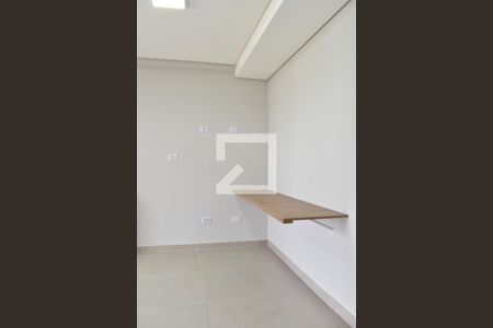 Quarto de kitnet/studio para alugar com 1 quarto, 20m² em Novo Mundo, Curitiba