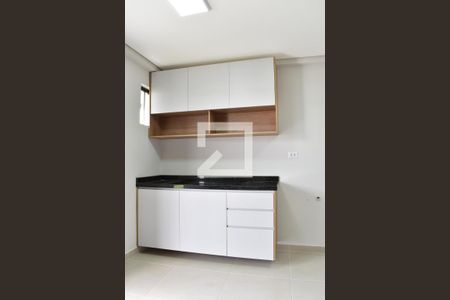 Cozinha de kitnet/studio para alugar com 1 quarto, 20m² em Novo Mundo, Curitiba