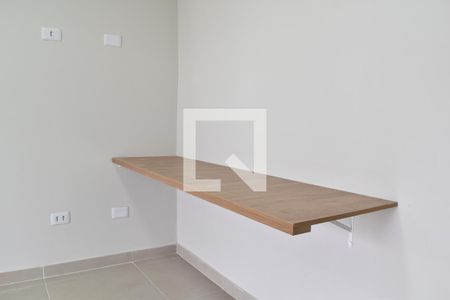 Quarto de kitnet/studio para alugar com 1 quarto, 20m² em Novo Mundo, Curitiba