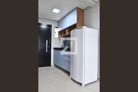 Cozinha de kitnet/studio para alugar com 1 quarto, 20m² em Novo Mundo, Curitiba