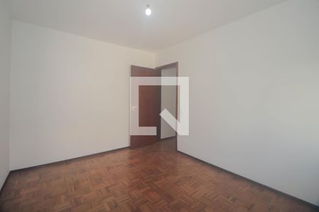 Quarto 1 de apartamento para alugar com 2 quartos, 75m² em Santa Cecília, Porto Alegre