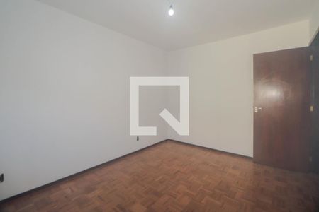 Quarto 1 de apartamento para alugar com 2 quartos, 75m² em Santa Cecília, Porto Alegre