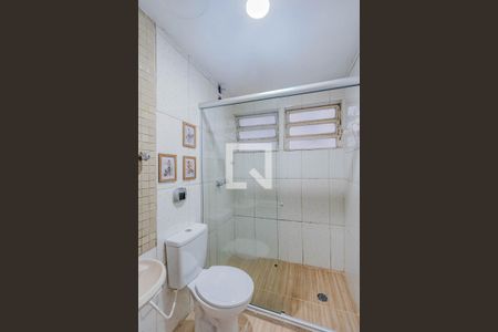 Banheiro de apartamento para alugar com 1 quarto, 48m² em Santana, Porto Alegre