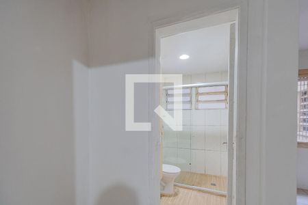 Banheiro de apartamento para alugar com 1 quarto, 48m² em Santana, Porto Alegre