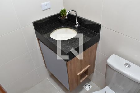 Banheiro de kitnet/studio para alugar com 1 quarto, 20m² em Novo Mundo, Curitiba