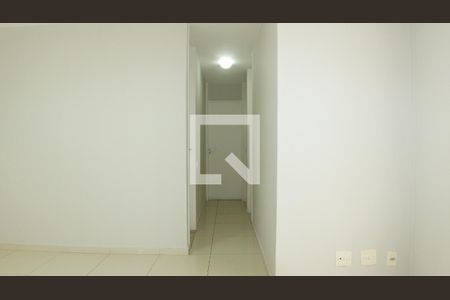 Corredor de apartamento para alugar com 3 quartos, 63m² em Vila Ema, São Paulo