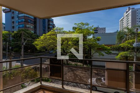 Suíte de apartamento para alugar com 3 quartos, 200m² em Três Figueiras, Porto Alegre