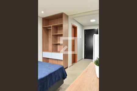 Quarto de kitnet/studio para alugar com 1 quarto, 19m² em Novo Mundo, Curitiba