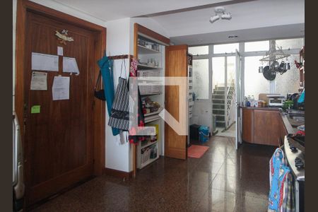 Cozinha 1 de casa à venda com 6 quartos, 596m² em Vila Assunção, Porto Alegre