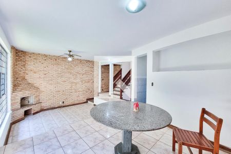 Sala de casa para alugar com 4 quartos, 150m² em Jardim Colorado, São José dos Campos