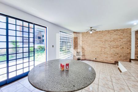 Sala de casa para alugar com 4 quartos, 150m² em Jardim Colorado, São José dos Campos