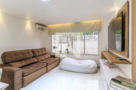 Sala de casa à venda com 3 quartos, 150m² em Campo Belo, São Paulo