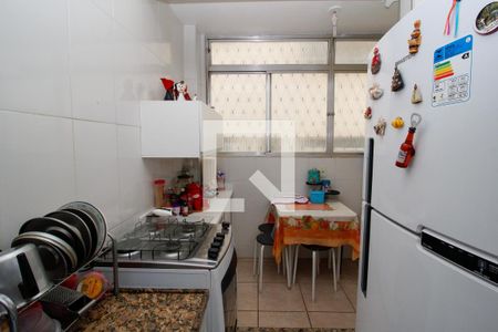 Cozinha de apartamento à venda com 3 quartos, 80m² em Barroca, Belo Horizonte