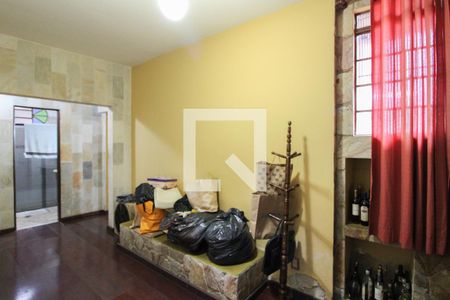 Sala de TV de casa à venda com 2 quartos, 152m² em Glória, Belo Horizonte