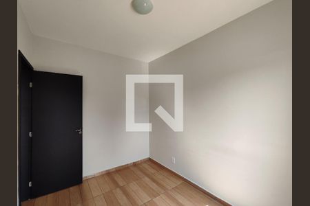 Quarto 1 de apartamento para alugar com 2 quartos, 48m² em Jardim Rodrigues Alves, Ferraz de Vasconcelos