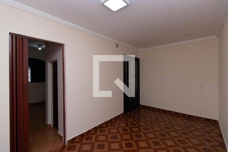 Casa à venda com 94m², 2 quartos e 2 vagasSala