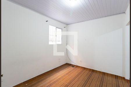 Quarto de casa para alugar com 1 quarto, 40m² em Parque Guarani, São Paulo