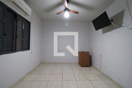 Sala/Suíte de casa para alugar com 1 quarto, 60m² em Independência, Ribeirão Preto