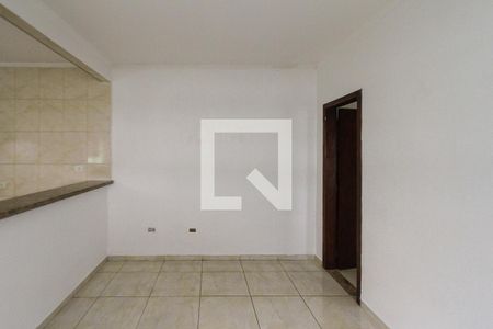 Sala de casa para alugar com 2 quartos, 120m² em Parque Santa Madalena, São Paulo