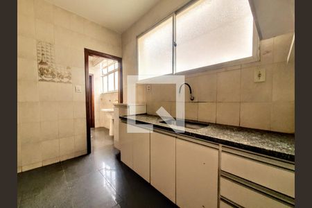 Cozinha de apartamento à venda com 3 quartos, 84m² em União, Belo Horizonte