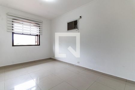 Suíte 1 de casa para alugar com 3 quartos, 299m² em Jardim da Saúde, São Paulo