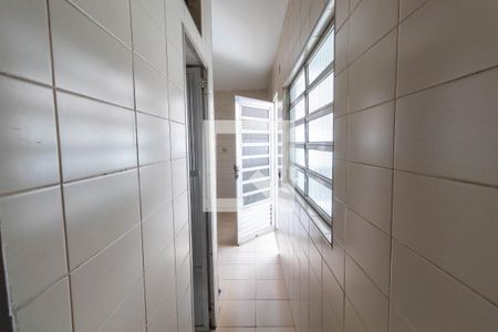 Corredor 2 de casa à venda com 3 quartos, 150m² em Vila Silvia, São Paulo