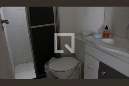 Banheiro de apartamento à venda com 2 quartos, 42m² em Sarandi, Porto Alegre