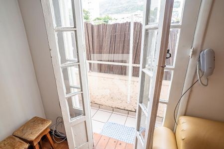 Sala de apartamento à venda com 2 quartos, 80m² em Laranjeiras, Rio de Janeiro