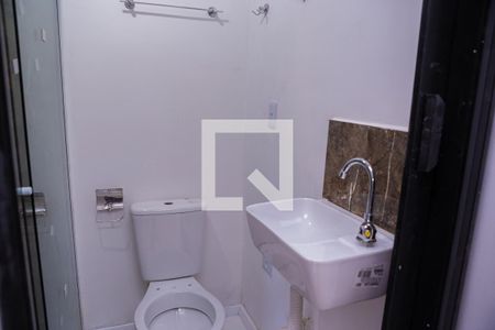 Banheiro de kitnet/studio para alugar com 1 quarto, 22m² em Cangaiba, São Paulo