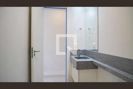 Banheiro  de kitnet/studio para alugar com 1 quarto, 50m² em Trindade, Florianópolis