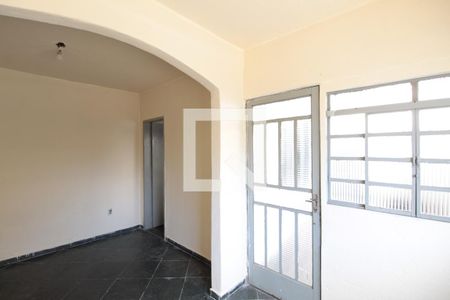 Sala de casa para alugar com 1 quarto, 70m² em Glória, Belo Horizonte