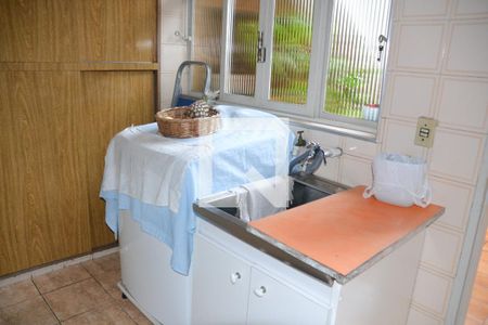 Casa à venda com 180m², 3 quartos e 1 vaga Casa à venda com 180m², 3 quartos e 1 vagaÁrea de Serviço