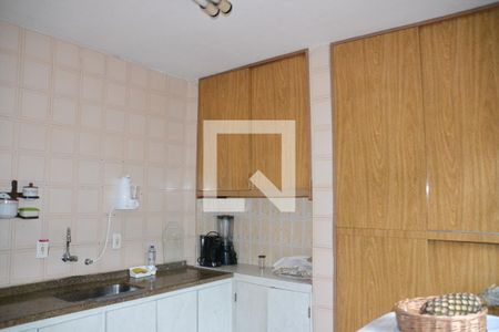 Casa à venda com 180m², 3 quartos e 1 vaga Casa à venda com 180m², 3 quartos e 1 vagaCozinha