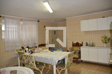 Casa à venda com 180m², 3 quartos e 1 vaga Casa à venda com 180m², 3 quartos e 1 vagaCozinha