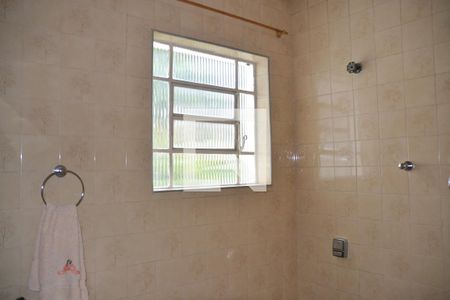 Casa à venda com 180m², 3 quartos e 1 vaga Casa à venda com 180m², 3 quartos e 1 vagaBanheiro