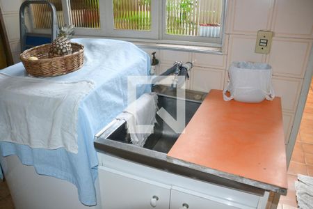 Casa à venda com 180m², 3 quartos e 1 vaga Casa à venda com 180m², 3 quartos e 1 vagaÁrea de Serviço