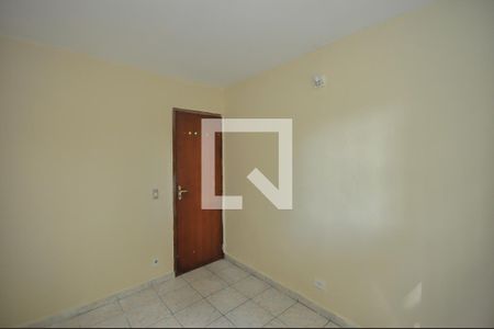 Quarto 1 de apartamento para alugar com 3 quartos, 75m² em Parque Pinheiros, Taboão da Serra