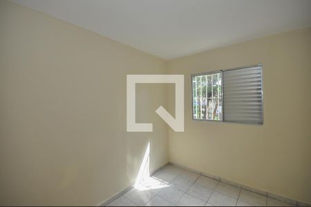 Quarto 2 de apartamento para alugar com 3 quartos, 75m² em Parque Pinheiros, Taboão da Serra