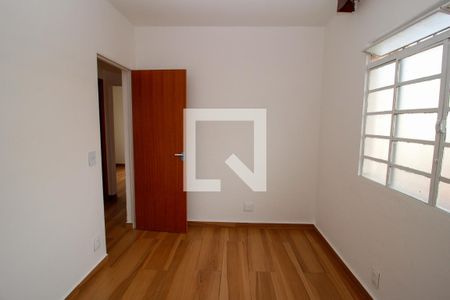 Quarto 1 de apartamento para alugar com 3 quartos, 58m² em Sagrada Família, Belo Horizonte