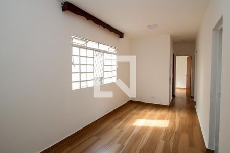 Sala de apartamento para alugar com 3 quartos, 58m² em Sagrada Família, Belo Horizonte