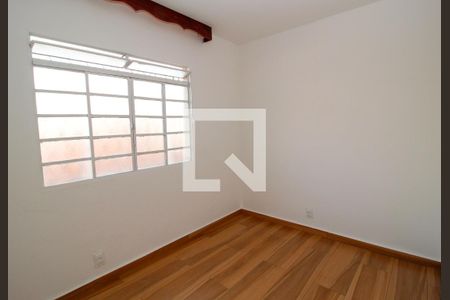 Quarto 1 de apartamento para alugar com 3 quartos, 58m² em Sagrada Família, Belo Horizonte