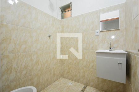 Banheiro de casa para alugar com 1 quarto, 50m² em Parque Santo Antônio, Guarulhos