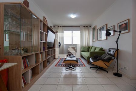 Sala  de apartamento à venda com 3 quartos, 105m² em Vila Madalena, São Paulo