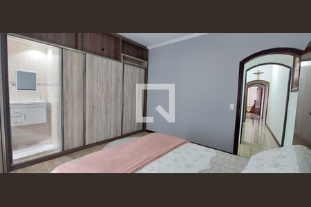 Quarto 1 suíte de casa à venda com 4 quartos, 181m² em Jardim Rina, Santo André