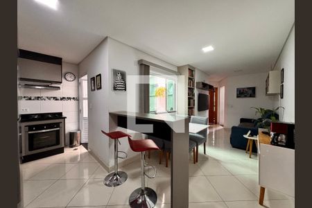 Sala de apartamento à venda com 2 quartos, 56m² em Jardim Santo Alberto, Santo André