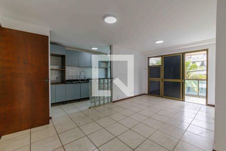 Sala de apartamento para alugar com 2 quartos, 70m² em Barra da Tijuca, Rio de Janeiro