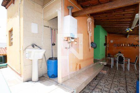 Casa à venda com 127m², 4 quartos e 3 vagas Casa à venda com 127m², 4 quartos e 3 vagasÁrea externa