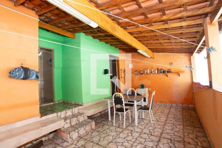 Casa à venda com 127m², 4 quartos e 3 vagas Casa à venda com 127m², 4 quartos e 3 vagasÁrea externa