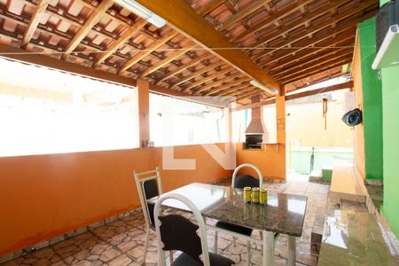 Casa à venda com 127m², 4 quartos e 3 vagas Casa à venda com 127m², 4 quartos e 3 vagasÁrea externa